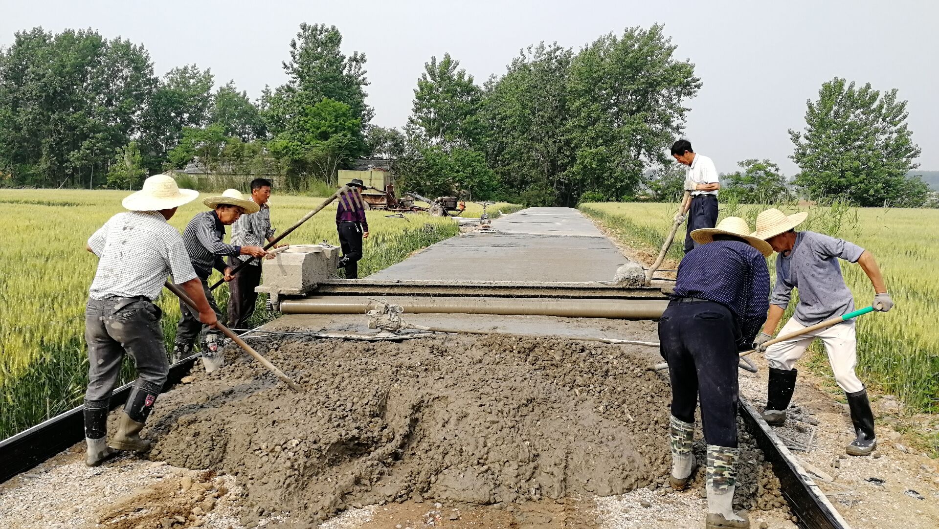 美麗鄉村--鳳山鎮田間道路施工